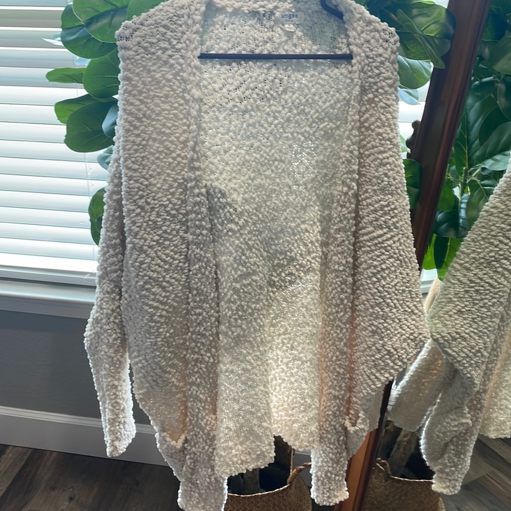 Ivory cardigan like new
